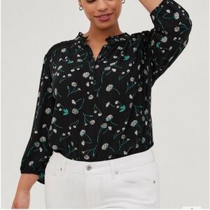 Torrid • Black & Green Dandelion Print Blouse • Size 3x • EUC